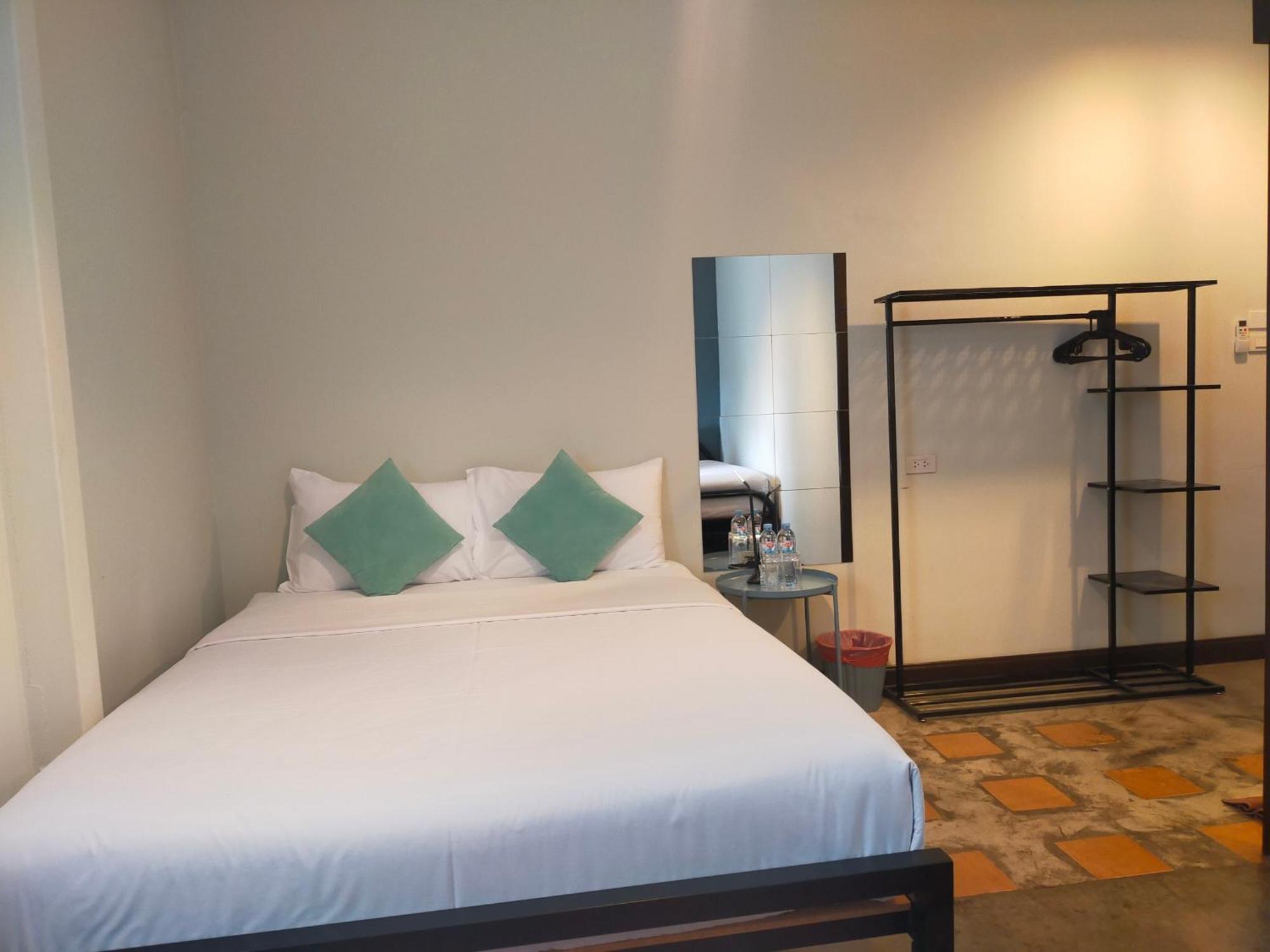 Baan Wangderm Hotel Bangkok Exterior photo